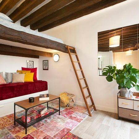 Authentic Apartment In Center Of Parisian Marais Exterior foto