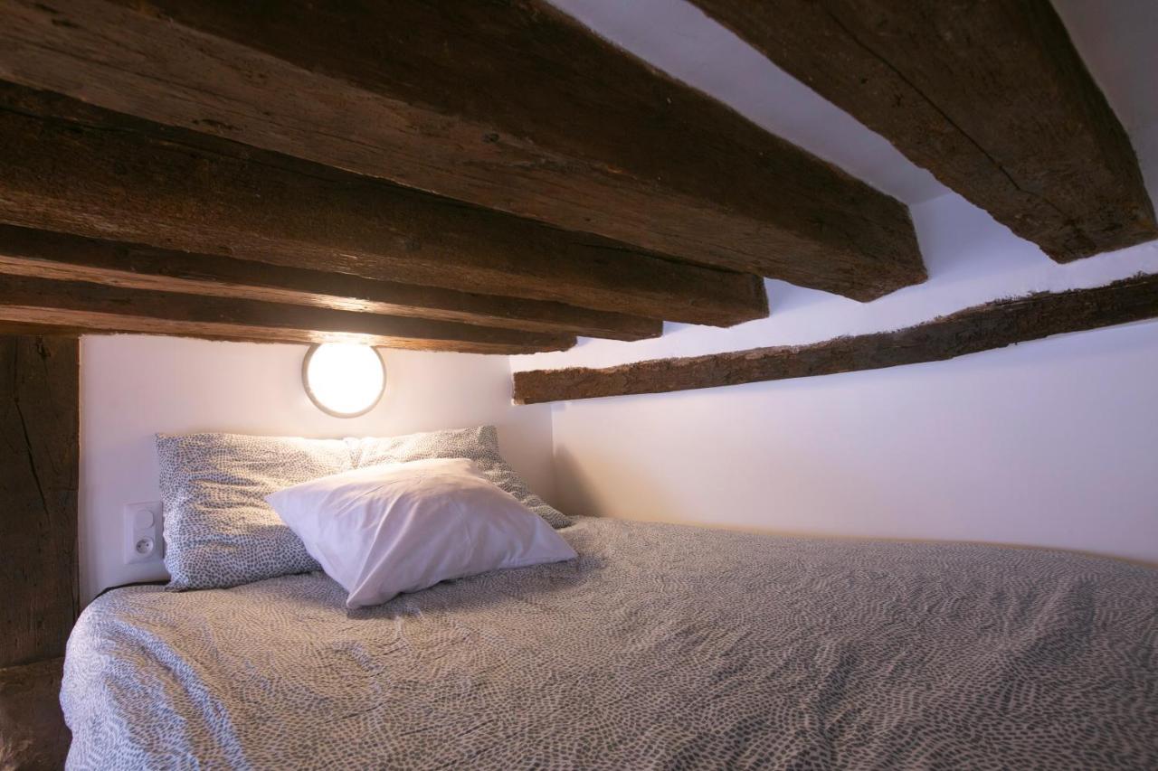 Authentic Apartment In Center Of Parisian Marais Exterior foto