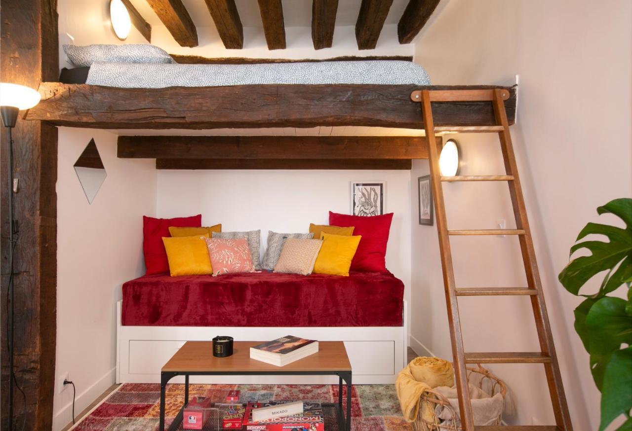 Authentic Apartment In Center Of Parisian Marais Exterior foto